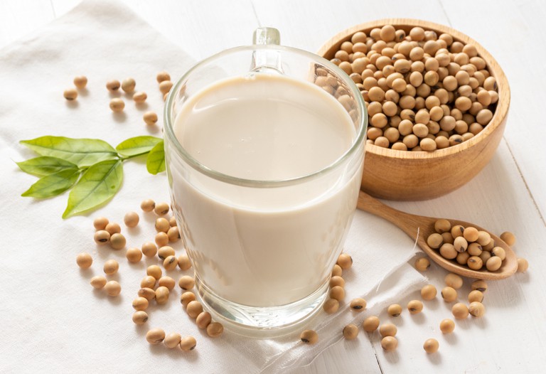 Mang thai 38 tuần uống sữa đậu nành được không?