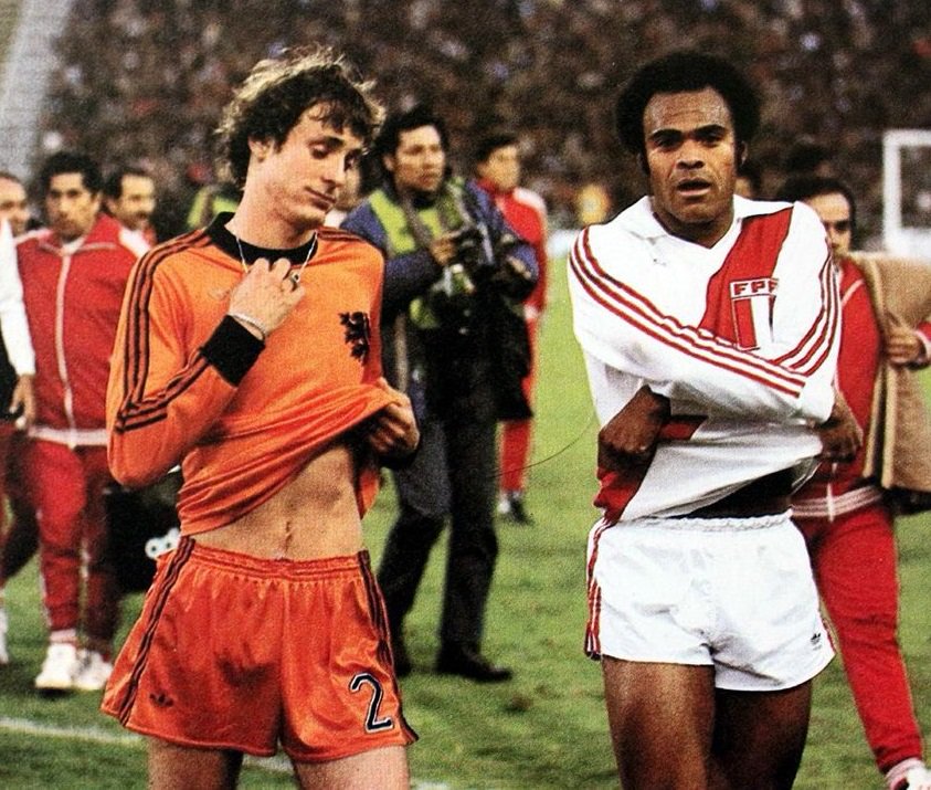 MotherSoccer on X: "Jan Poortvliet & Juan Munante. Netherlands vs. Peru (World Cup '78) #holland #peru #psv #Pumas https://t.co/m2iM0PCfqk" / X